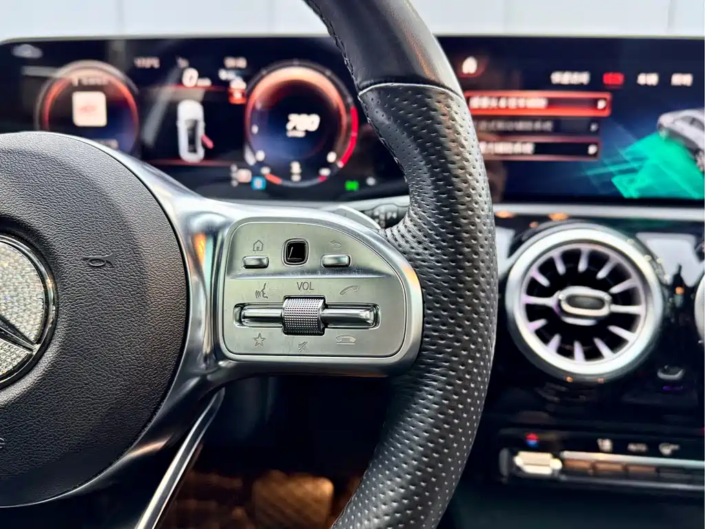 Mercedes-Benz A-Class 2023 — фото 20