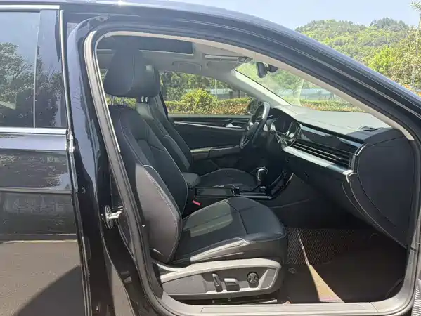 Volkswagen Passat 2022