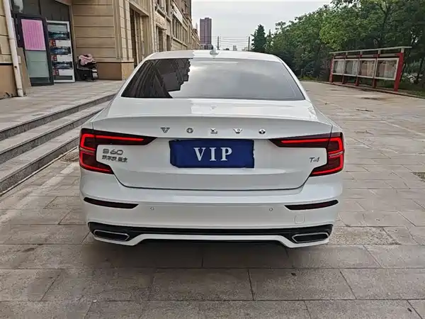 Volvo S60 2021