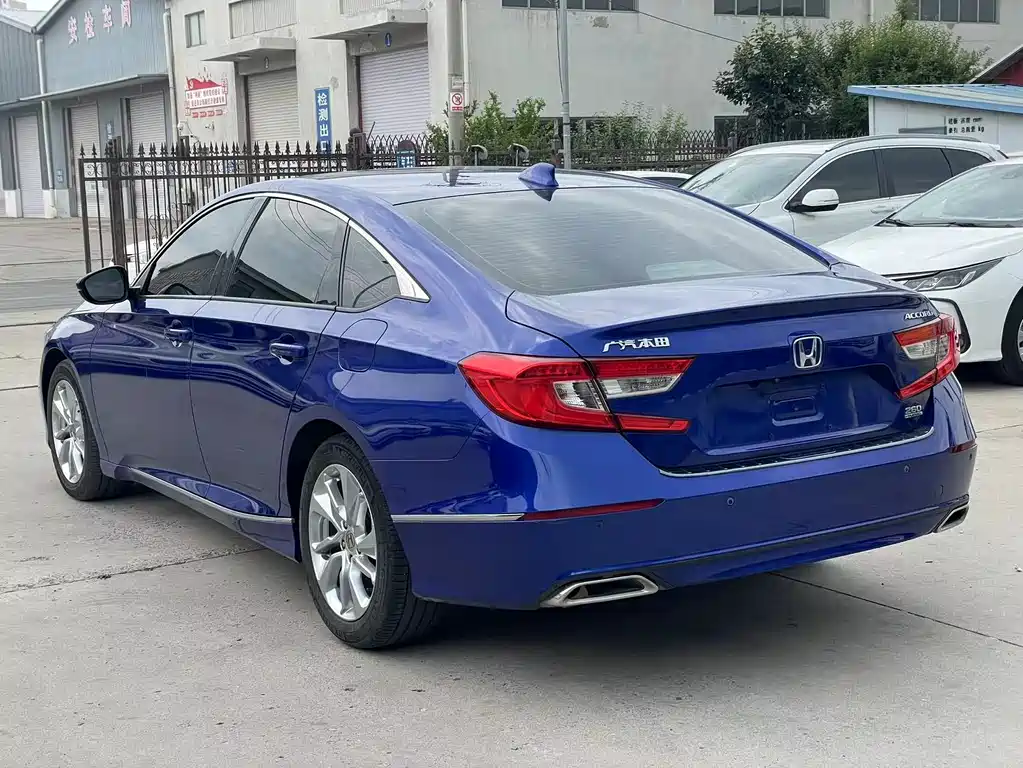 Honda Accord 2019 — фото 11