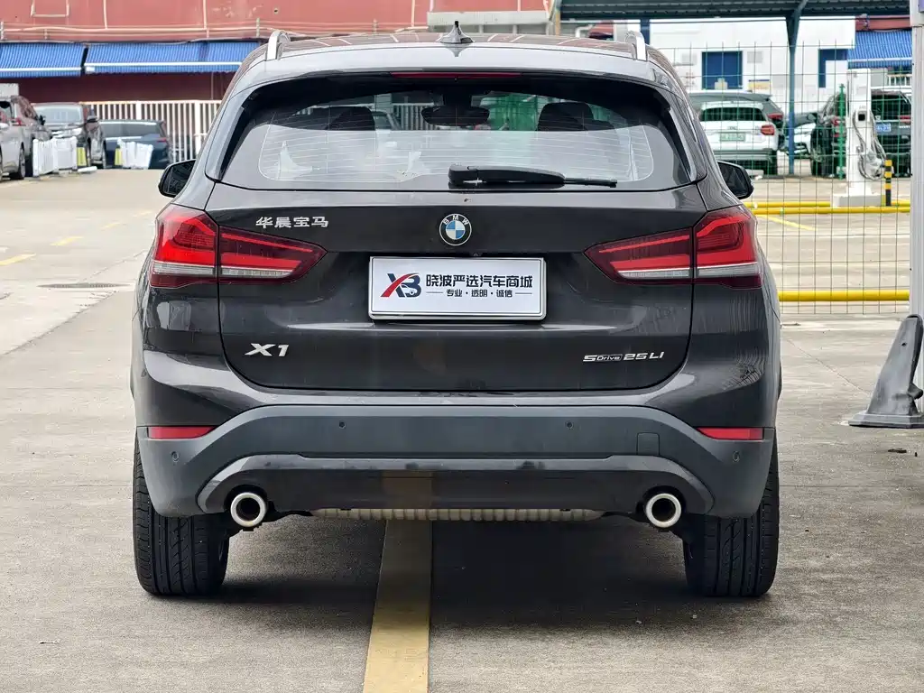 BMW X1 2021 — фото 3