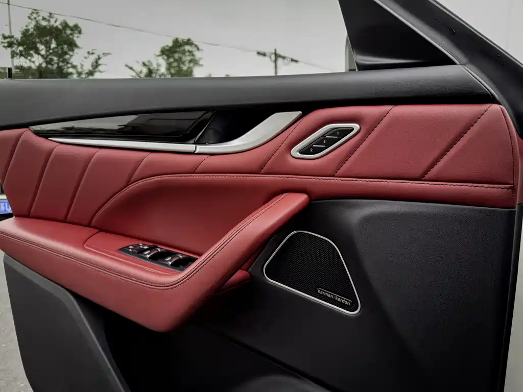Maserati Levante 2021 — фото 15