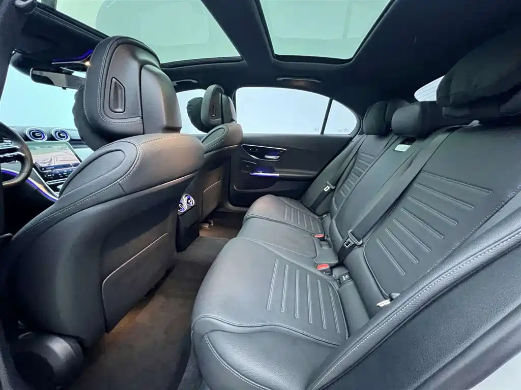 Mercedes-Benz C-Class 2024 — фото 21