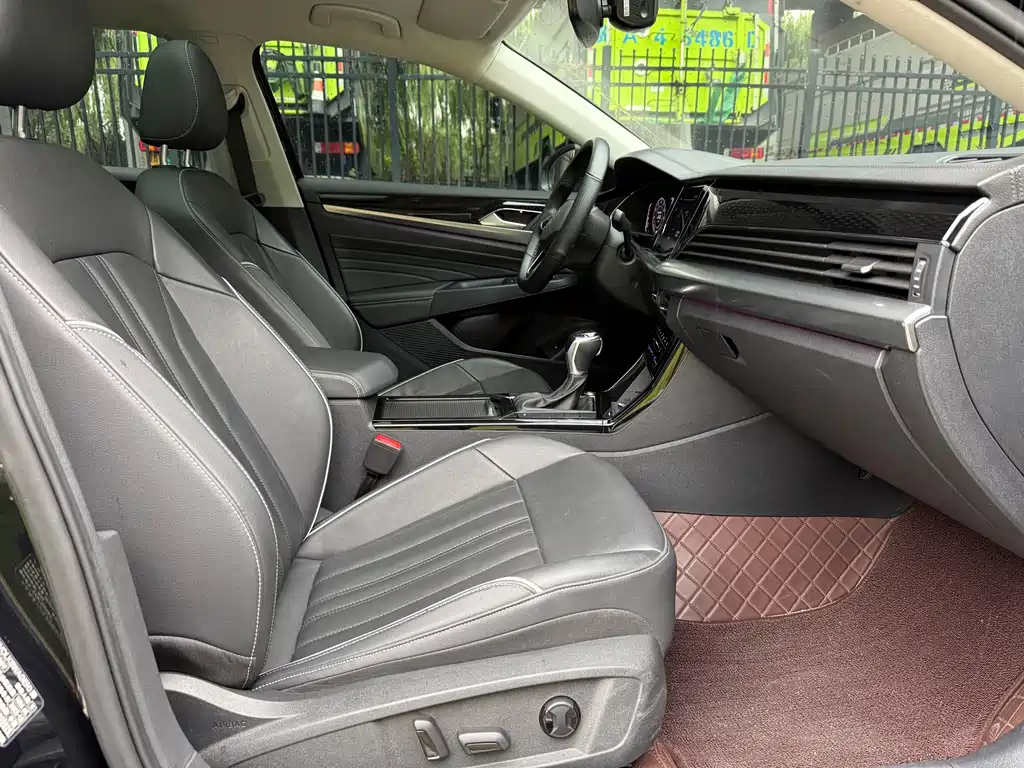 Volkswagen Passat 2023