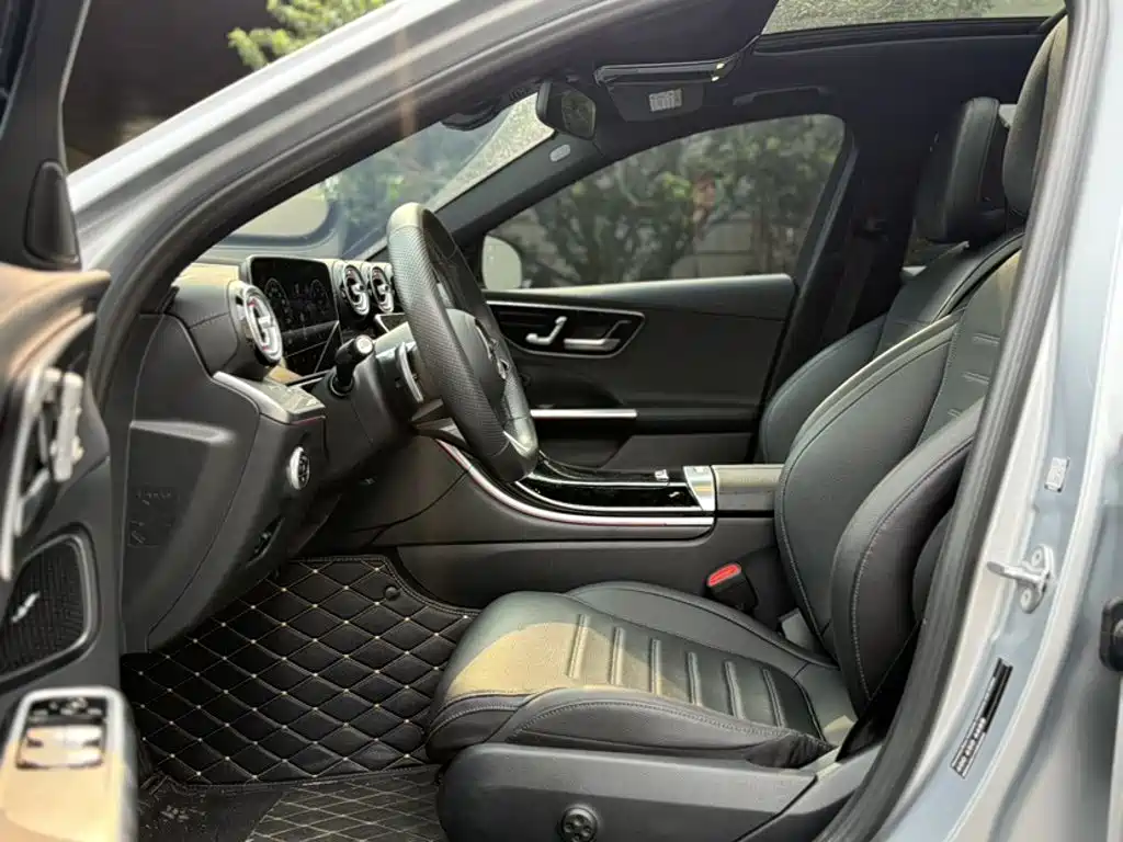 Mercedes-Benz C-Class 2023 — фото 13
