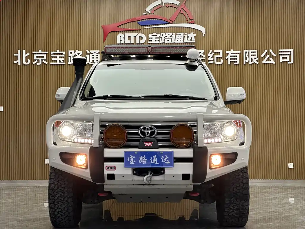 Toyota Land Cruiser 2015 — фото 2