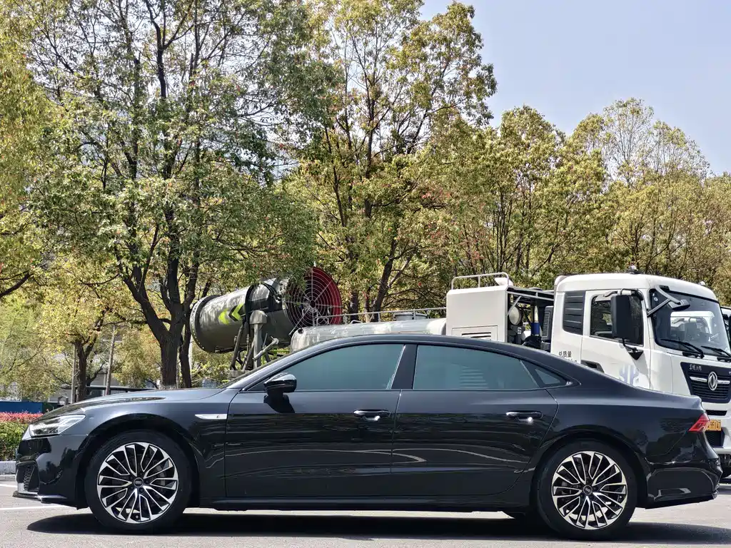 Audi A7L 2022 — фото 9