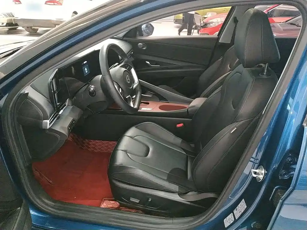 Hyundai Elantra 2021 — фото 11