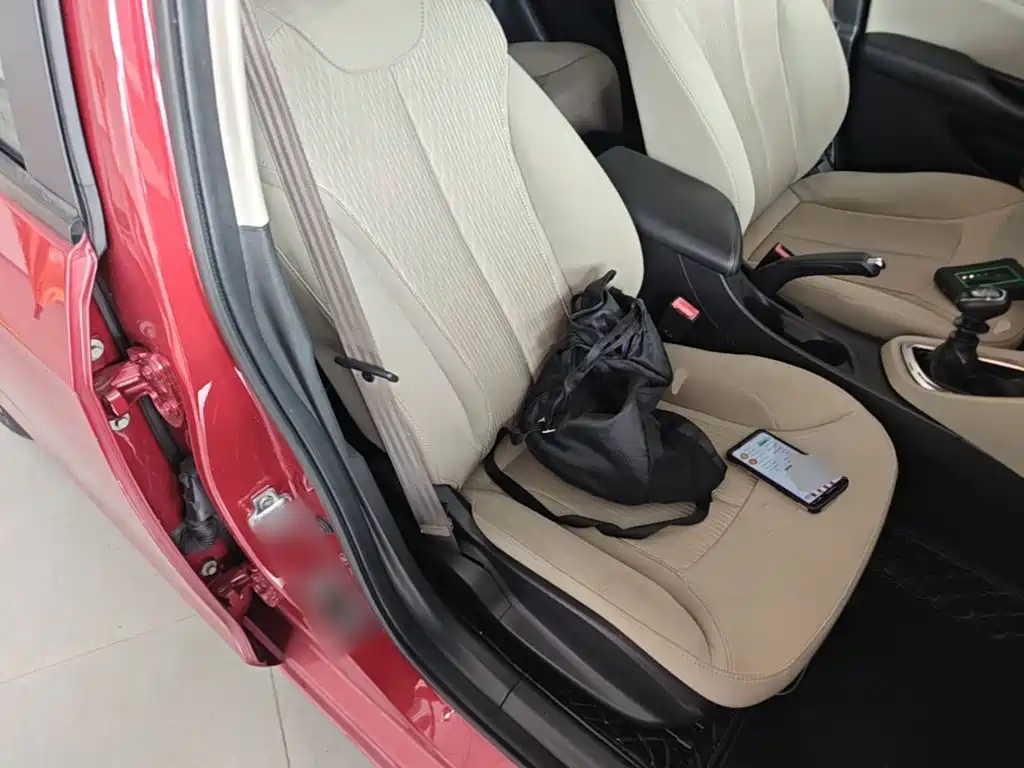 Buick Excelle 2016 — фото 25