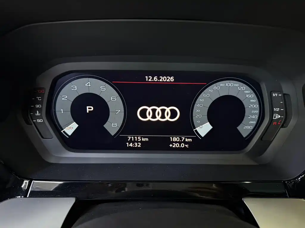 Audi A3 2023 — фото 14