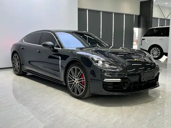 Porsche Panamera 2021