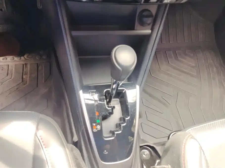 Toyota Yaris L 2022 — фото 15