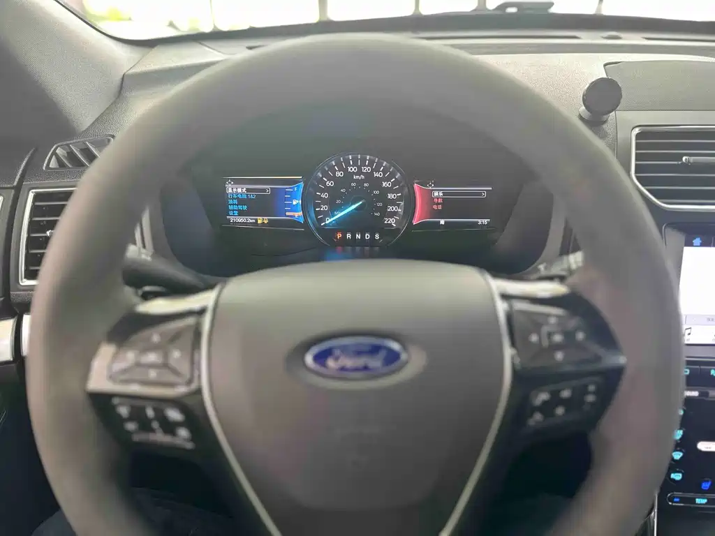 Ford Explorer 2017 — фото 13
