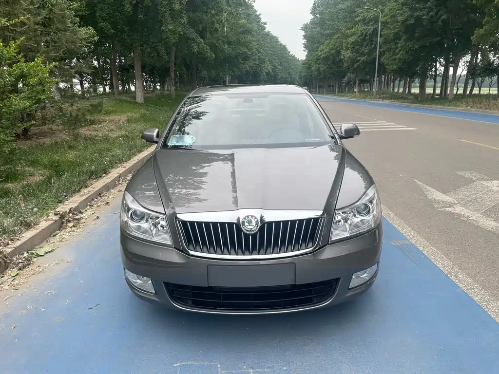 Skoda Octavia 2011 — фото 2
