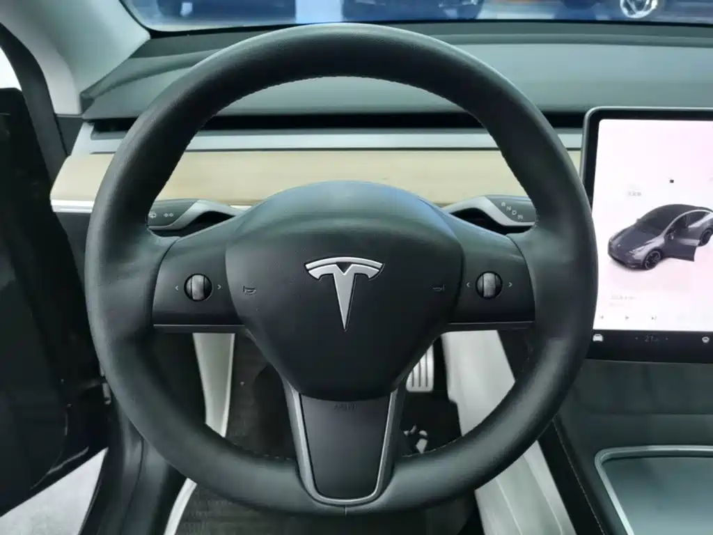 Tesla Model Y 2023 — фото 7
