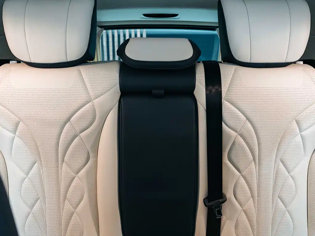 Mercedes-Benz V-Class 2020 — фото 21