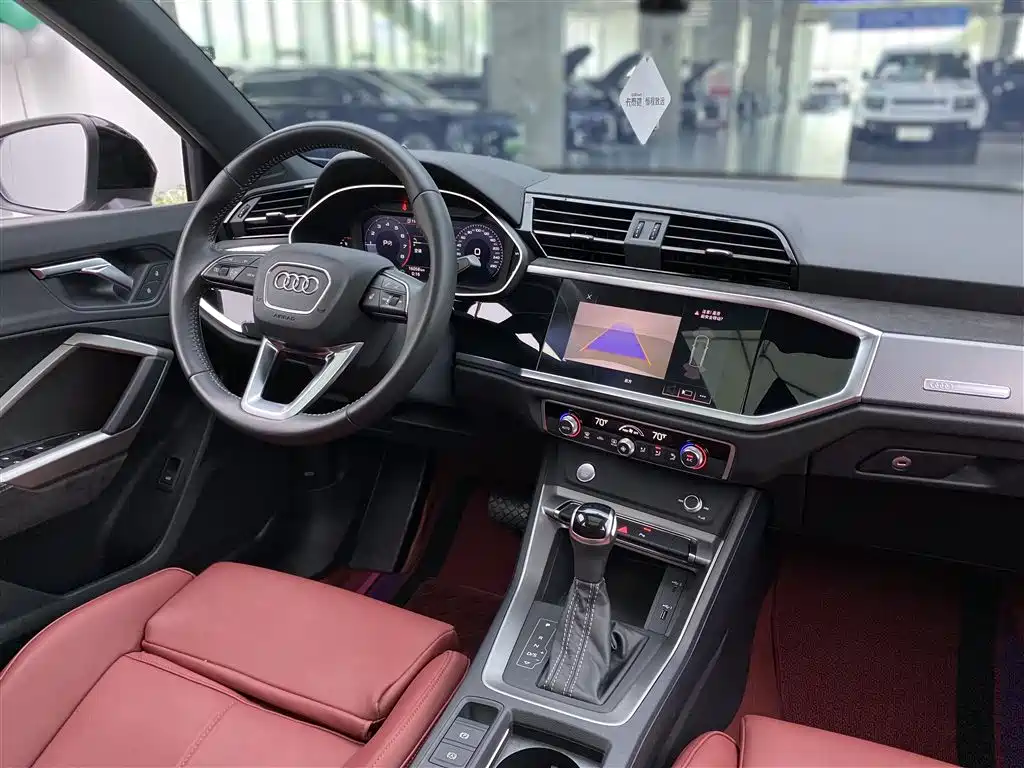 Audi Q3 2021 — фото 12
