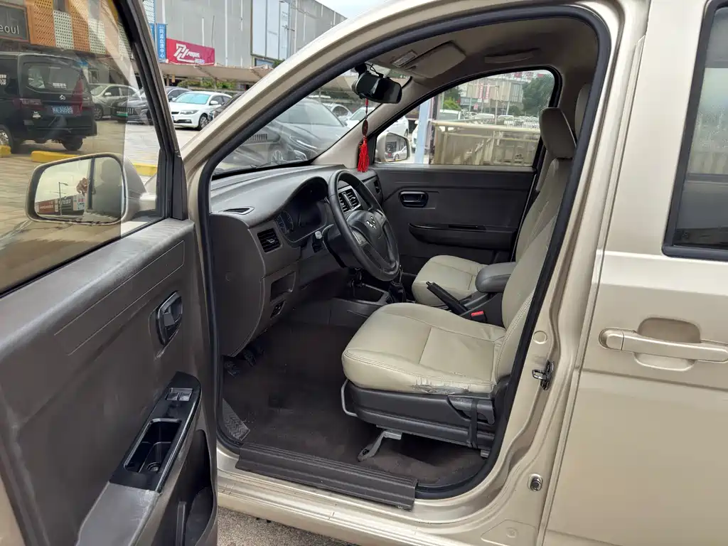 Wuling Rongguang V 2018 — фото 4