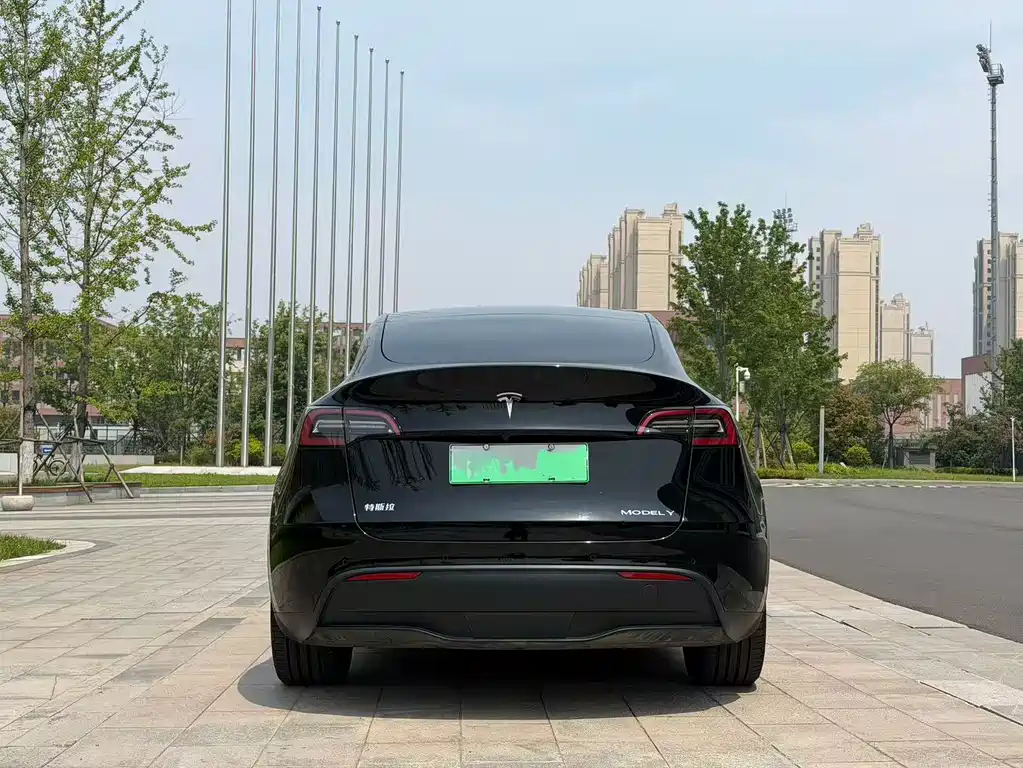 Tesla Model Y 2022 — фото 8