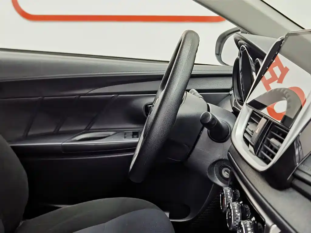 Toyota Yaris L 2019 — фото 22