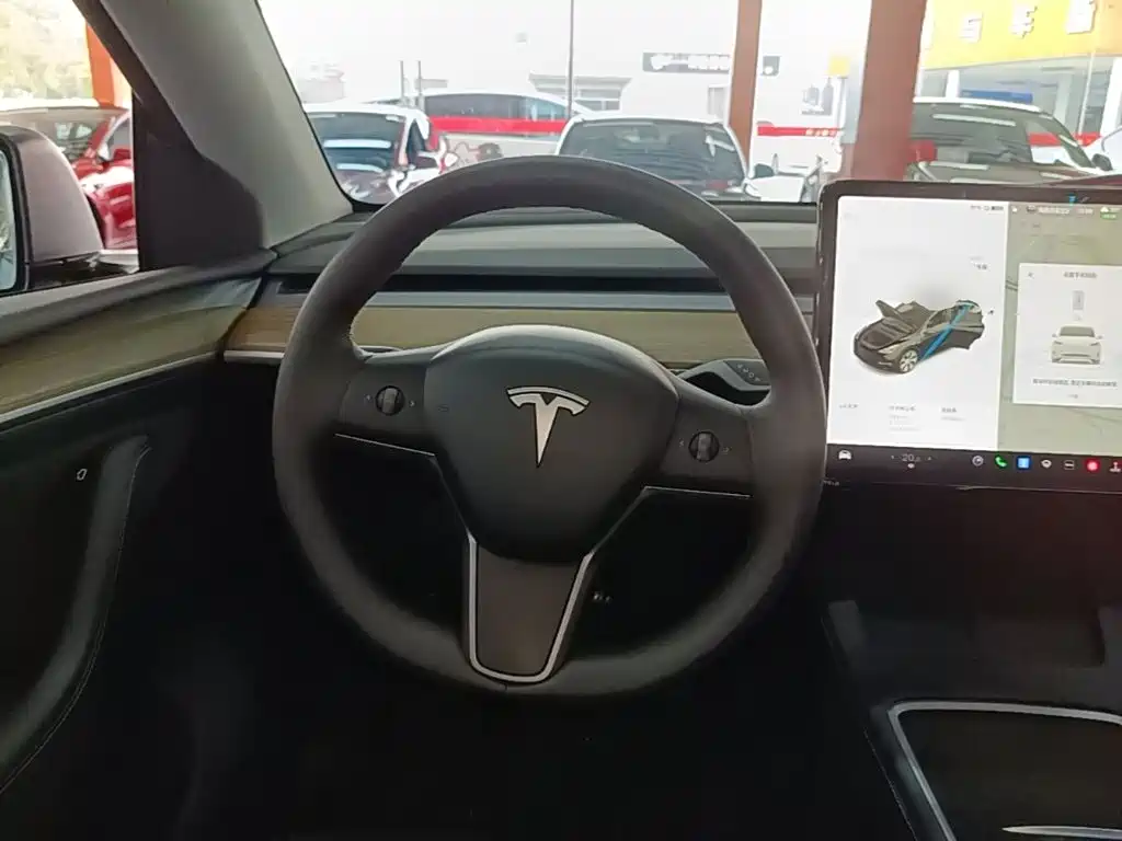 Tesla Model Y 2021 — фото 11