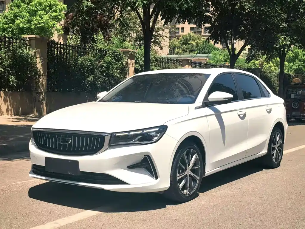 Geely Emgrand 2022 — фото 1