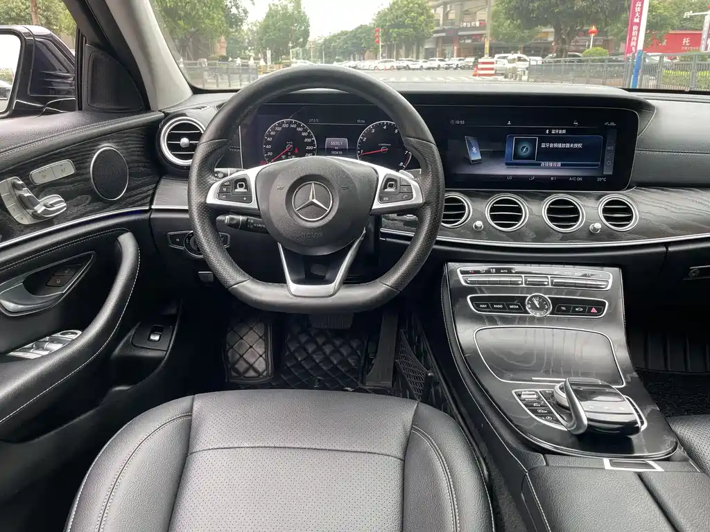 Mercedes-Benz E-Class 2018 — фото 16