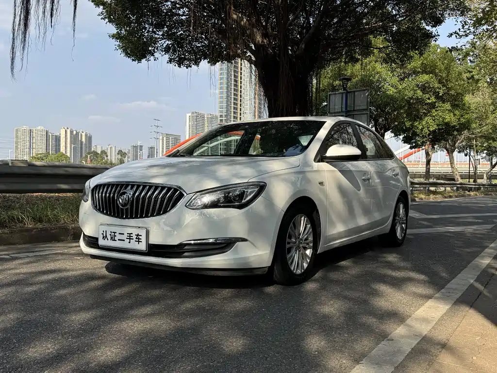 Buick Excelle 2017 — фото 1
