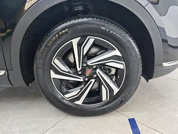 Hongqi HS5 2022