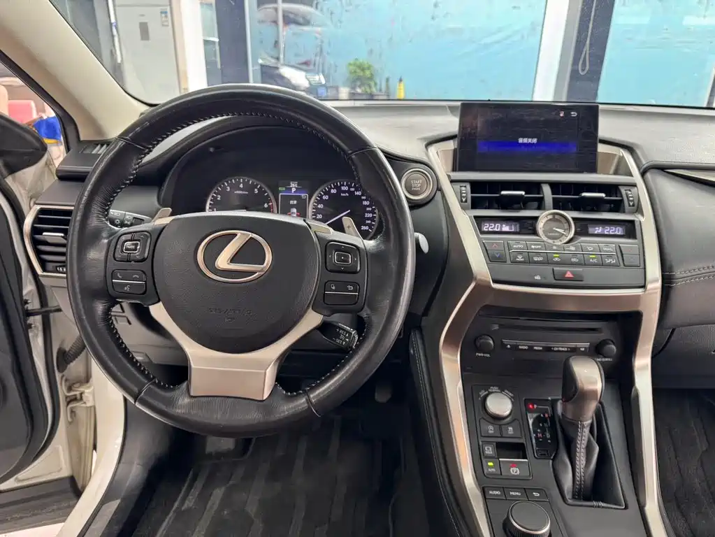 Lexus NX 2015 — фото 20