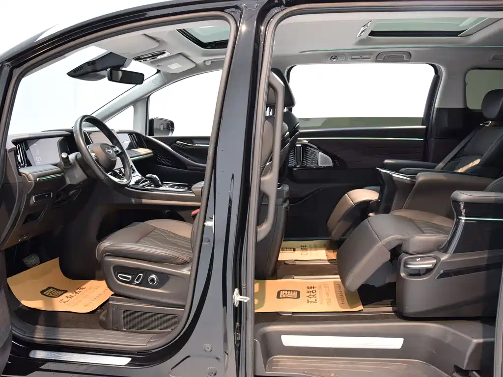 GAC Motor Trumpchi M8 2024 — фото 11