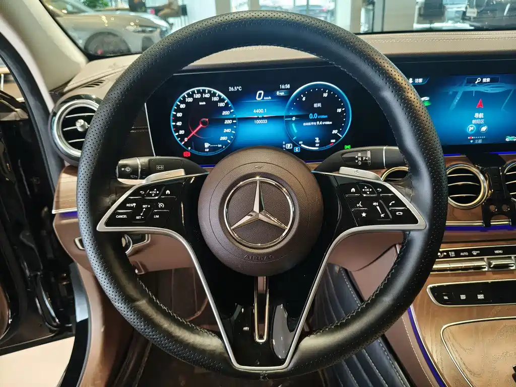 Mercedes-Benz E-Class 2023 — фото 13
