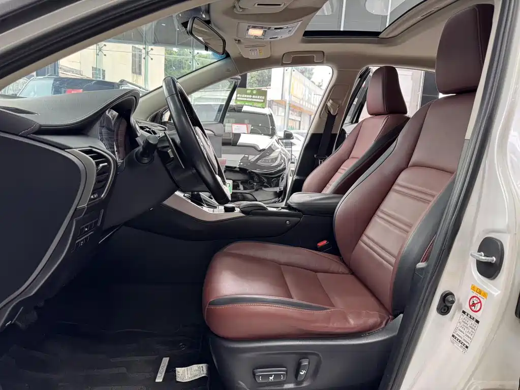 Lexus NX 2015 — фото 14