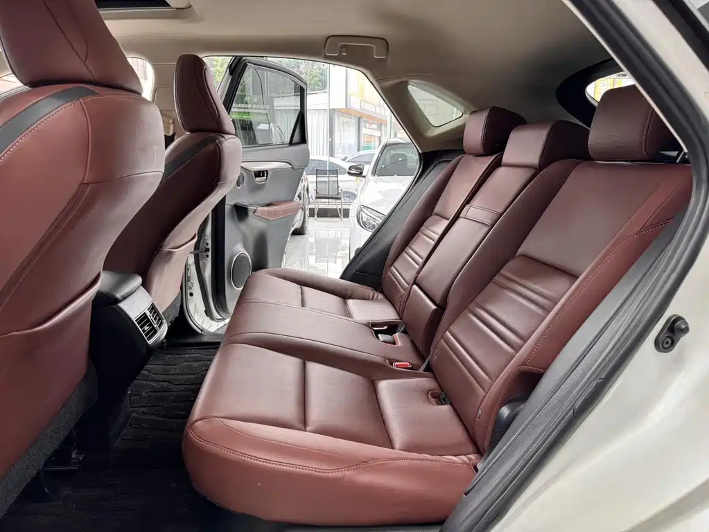 Lexus NX 2015 — фото 19