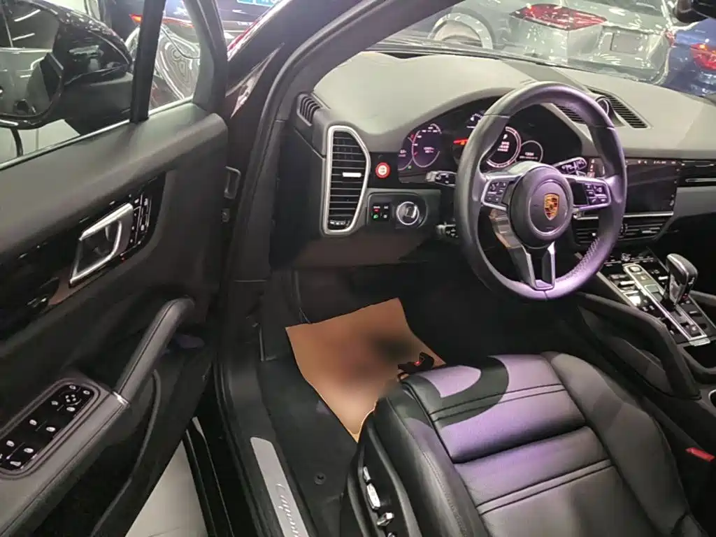Porsche Cayenne 2021 — фото 16