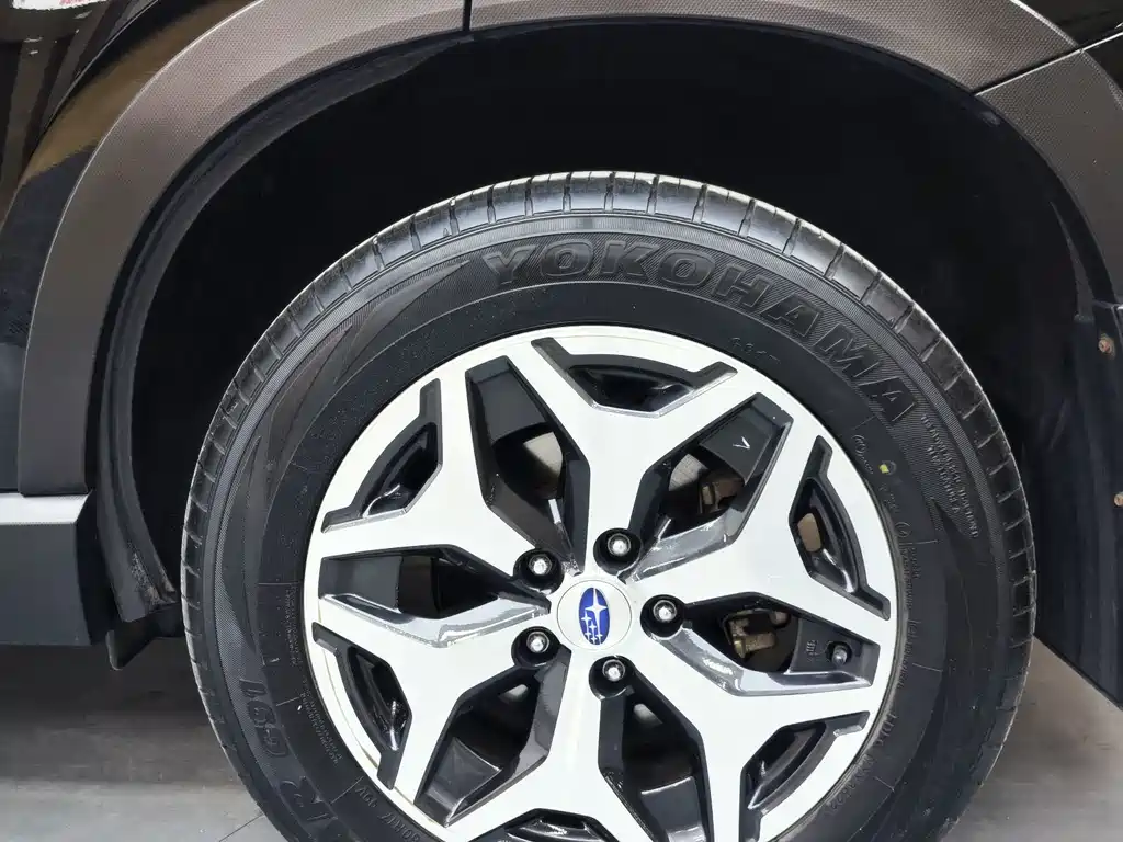 Subaru Forester 2022 — фото 14
