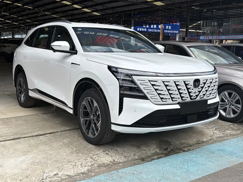 Changan CS75 PLUS 2026 — фото 2