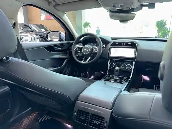 Jaguar XEL 2022