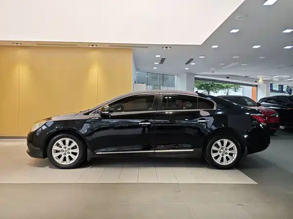 Buick LaCrosse 2012