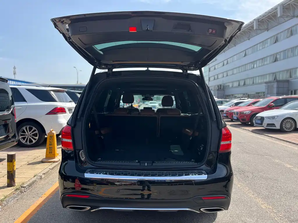 Mercedes-Benz GLS 2018 — фото 28