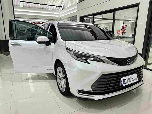 Toyota Sienna 2024