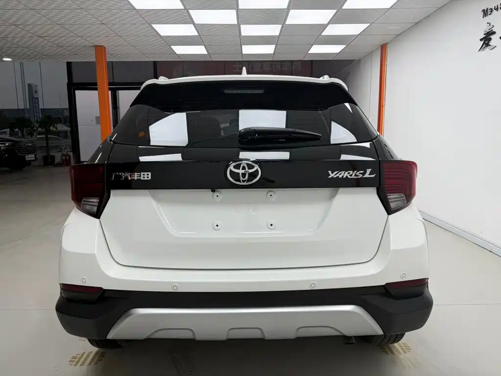 Toyota Yaris L 2022