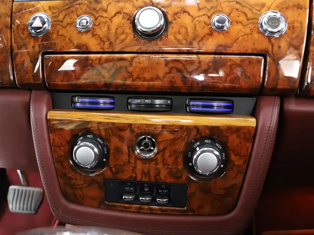 Rolls-Royce Phantom 2012 — фото 13