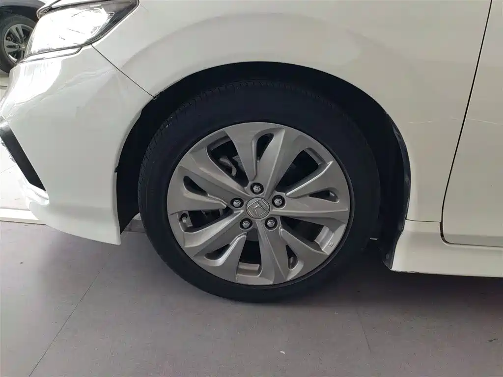 Honda Jade 2017 — фото 23