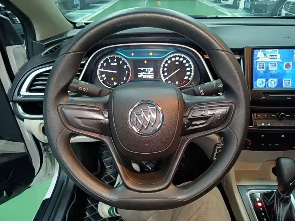 Buick Excelle 2017 — фото 11