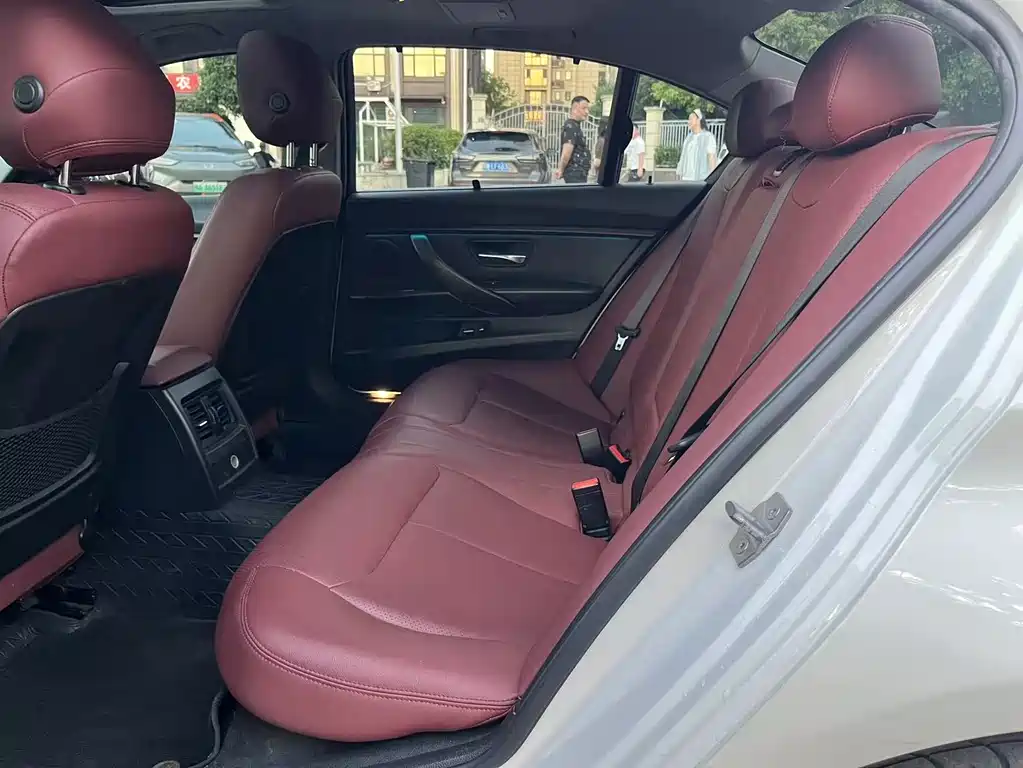 BMW 3 Series 2015 — фото 13