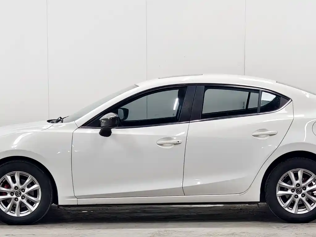Mazda 3 Axela 2015