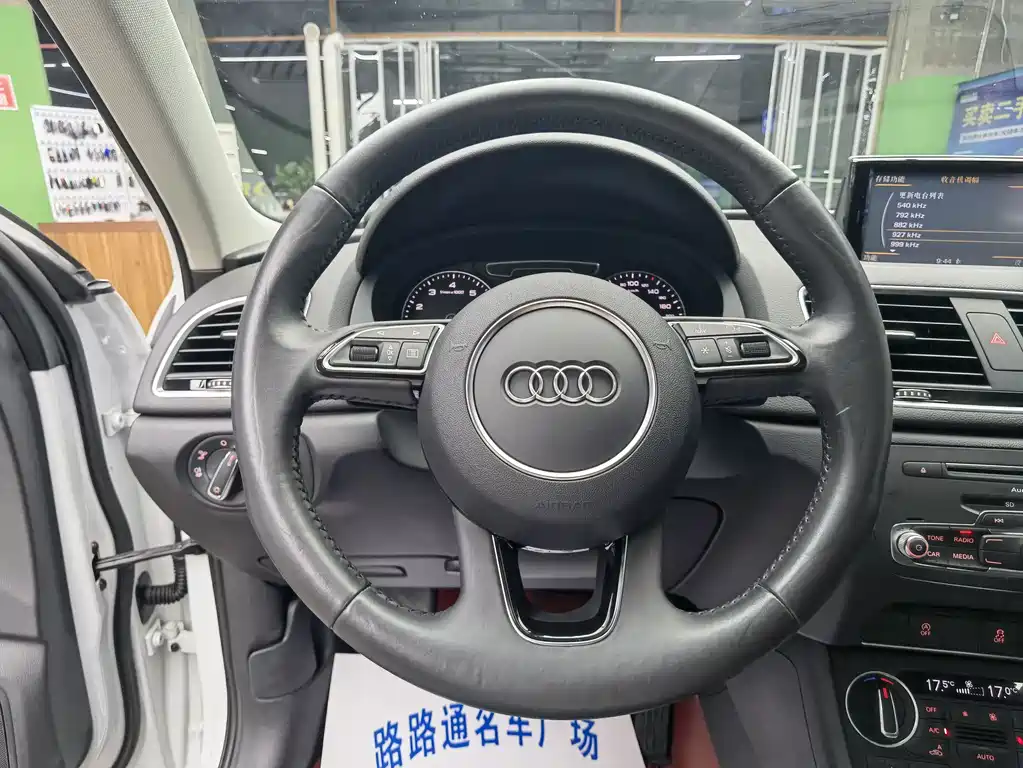 Audi Q3 2018 — фото 10