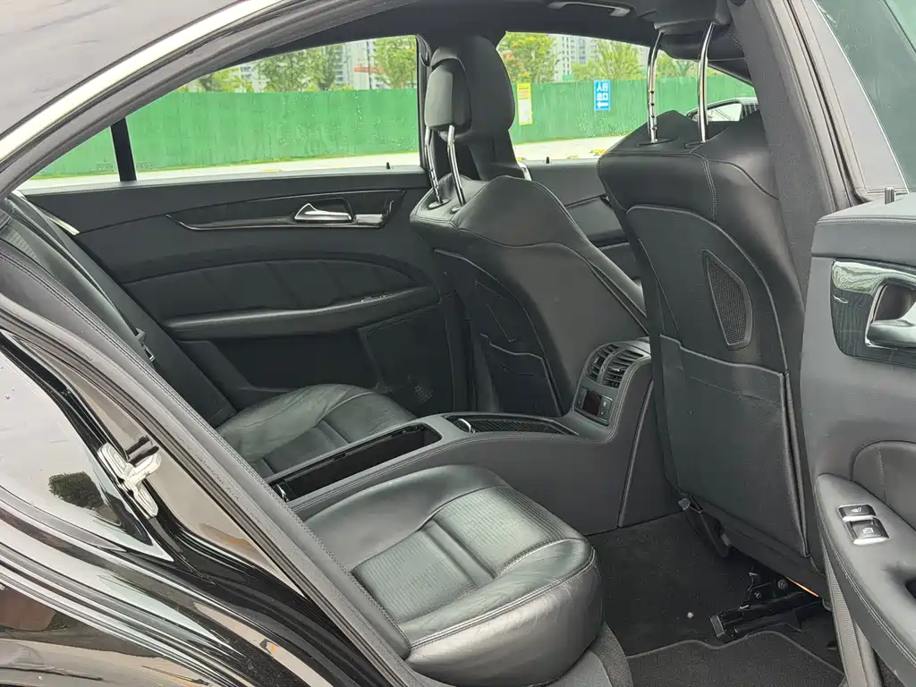 Mercedes-Benz CLS AMG 2012 — фото 10