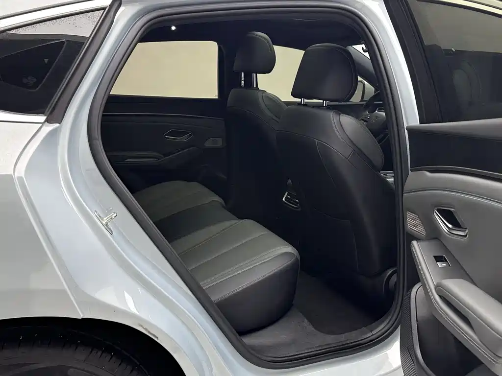 BYD Qin L 2025 — фото 11